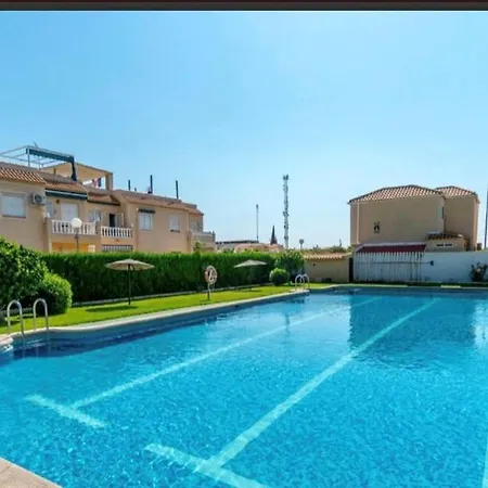 Upper Floor 2 Bed In Paraje Natural Fase 1, Lejlighed